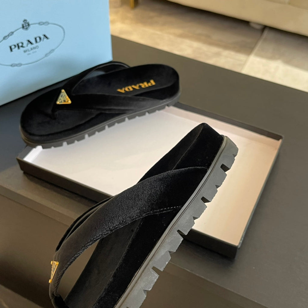 PRADA RUBBER THONG SANLS BLACK VELVET