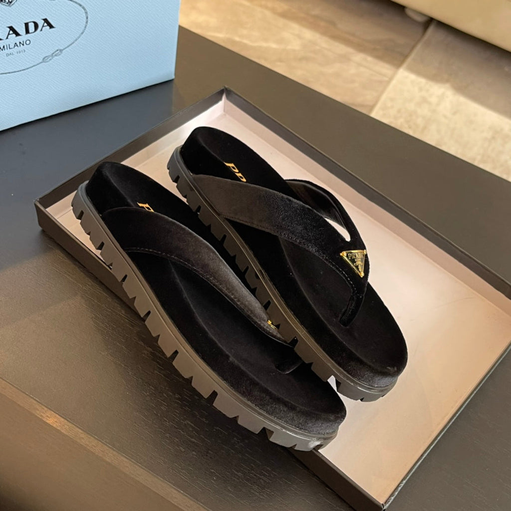 PRADA RUBBER THONG SANLS BLACK VELVET