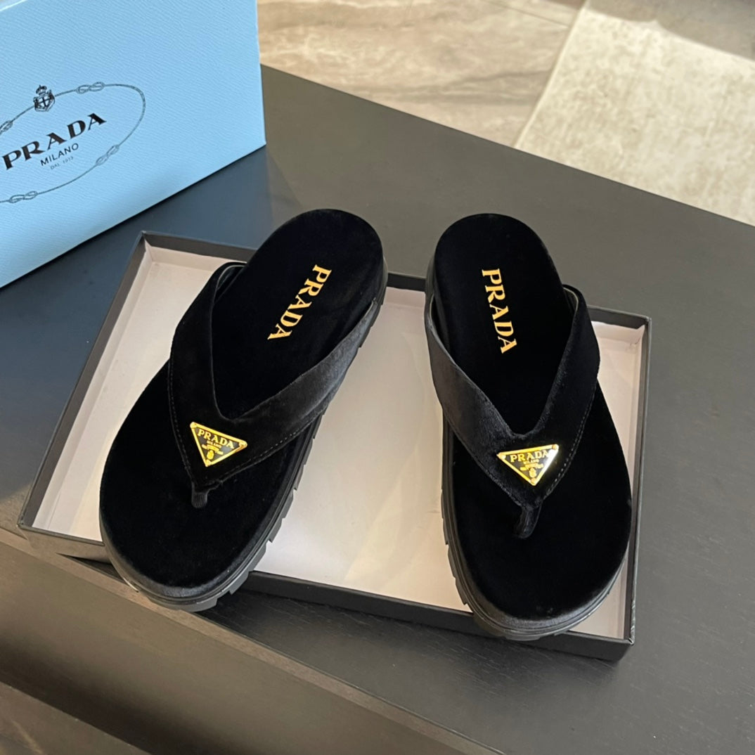 PRADA RUBBER THONG SANLS BLACK VELVET