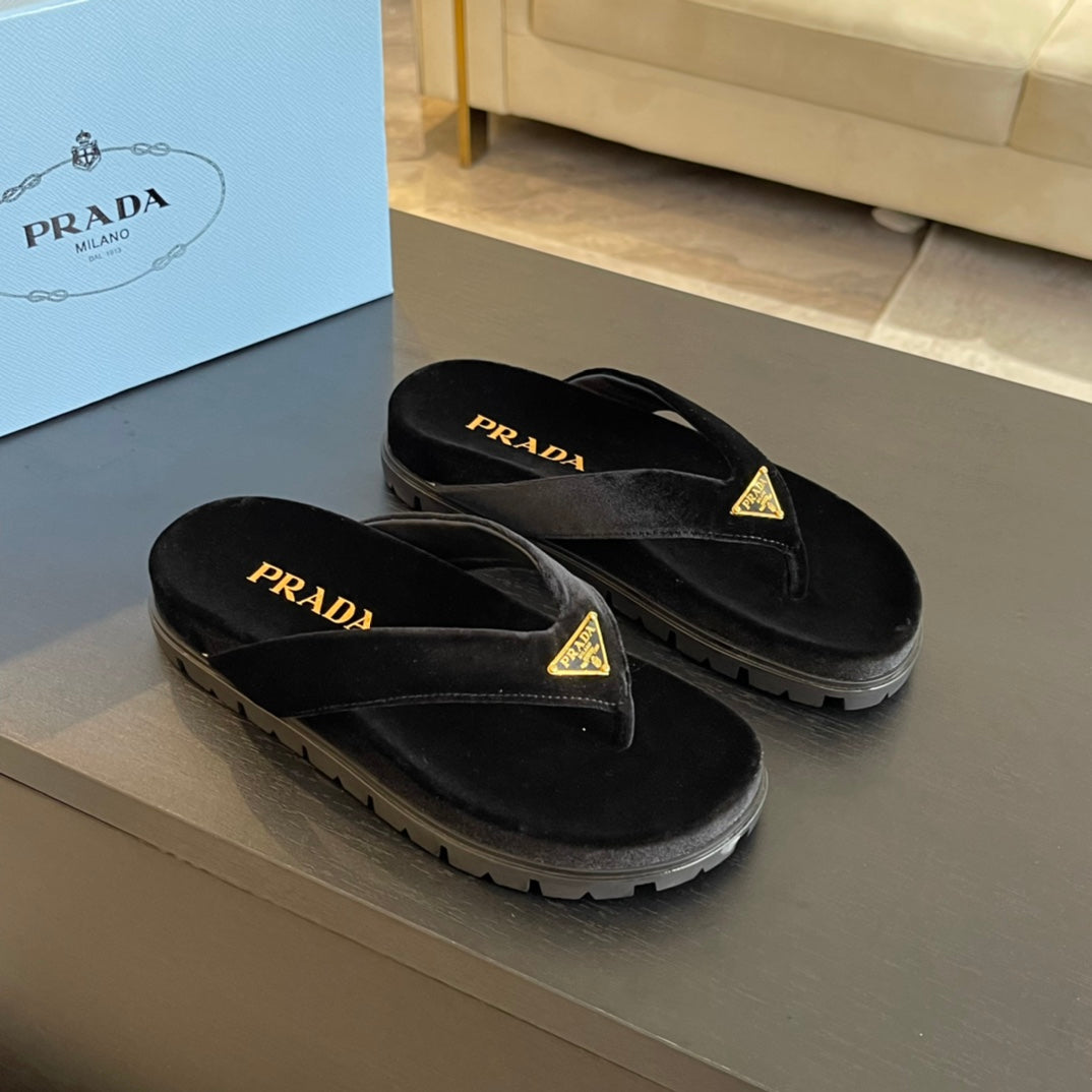 PRADA RUBBER THONG SANLS BLACK VELVET