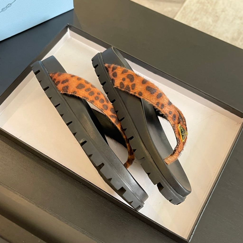 PRADA RUBBER THONG SANLS BLACK AND LEOPARD MOTIF VELVET