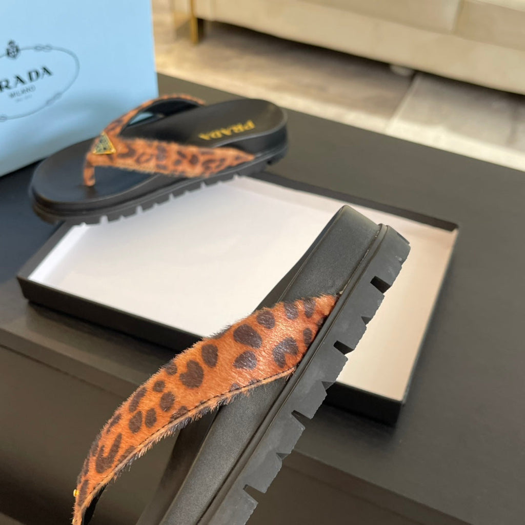 PRADA RUBBER THONG SANLS BLACK AND LEOPARD MOTIF VELVET