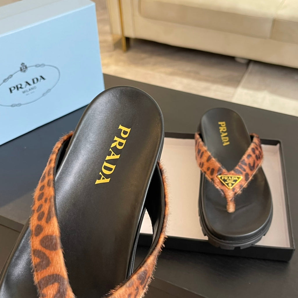 PRADA RUBBER THONG SANLS BLACK AND LEOPARD MOTIF VELVET