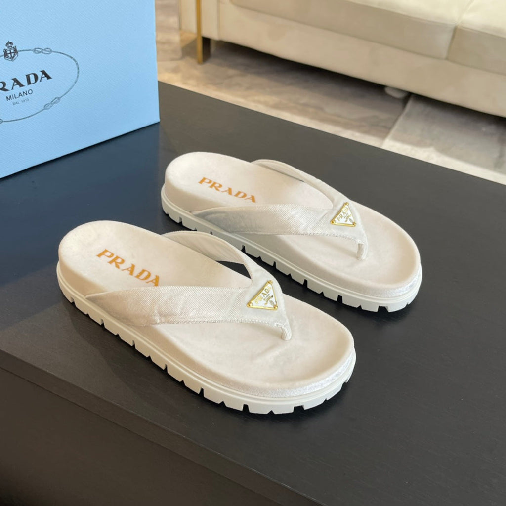 PRADA RUBBER THONG SANLS WHITE VELVET