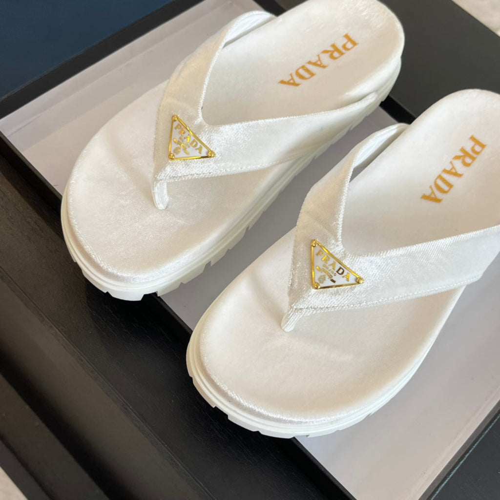 PRADA RUBBER THONG SANLS WHITE VELVET
