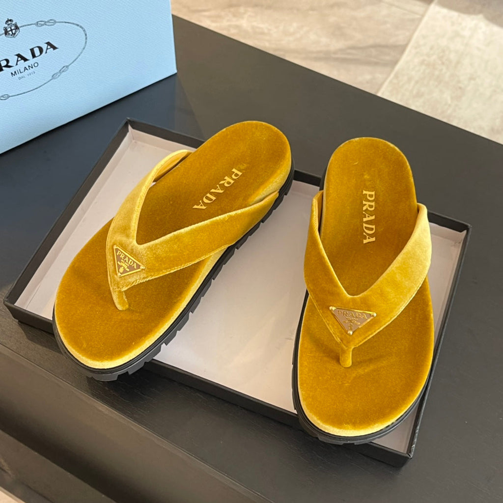 PRADA RUBBER THONG SANLS AMBER VELVET