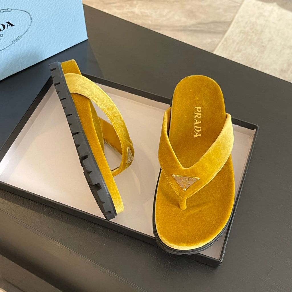 PRADA RUBBER THONG SANLS AMBER VELVET