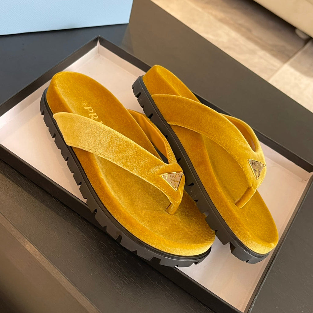 PRADA RUBBER THONG SANLS AMBER VELVET