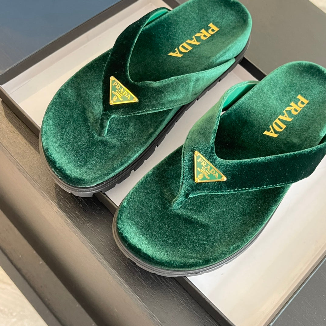 PRADA RUBBER THONG SANLS LAUREL GREEN VELVET