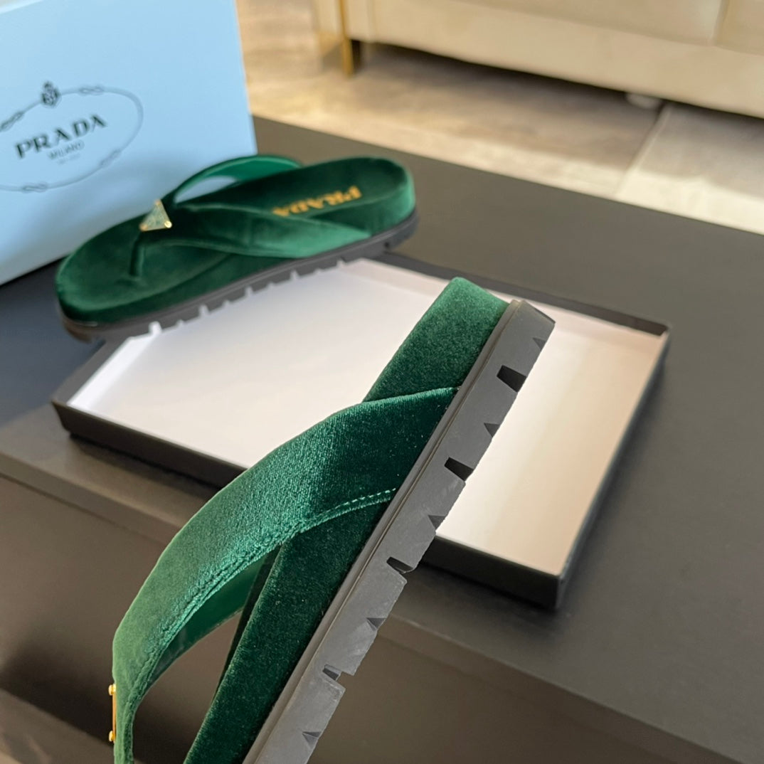 PRADA RUBBER THONG SANLS LAUREL GREEN VELVET