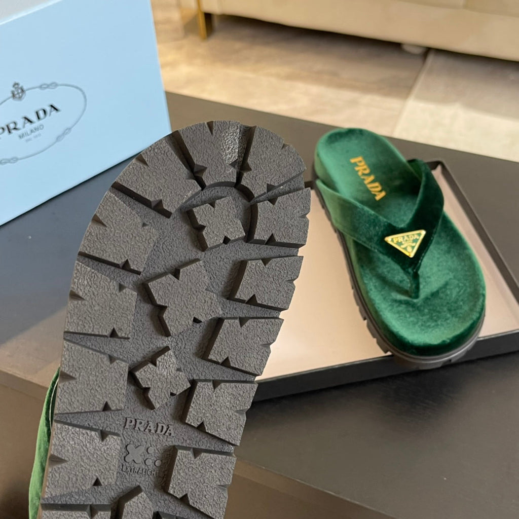 PRADA RUBBER THONG SANLS LAUREL GREEN VELVET