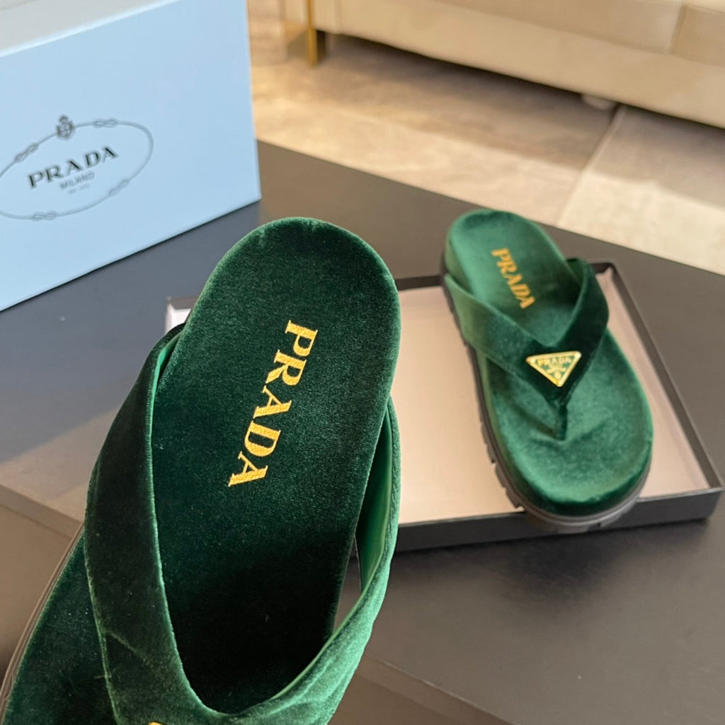 PRADA RUBBER THONG SANLS LAUREL GREEN VELVET
