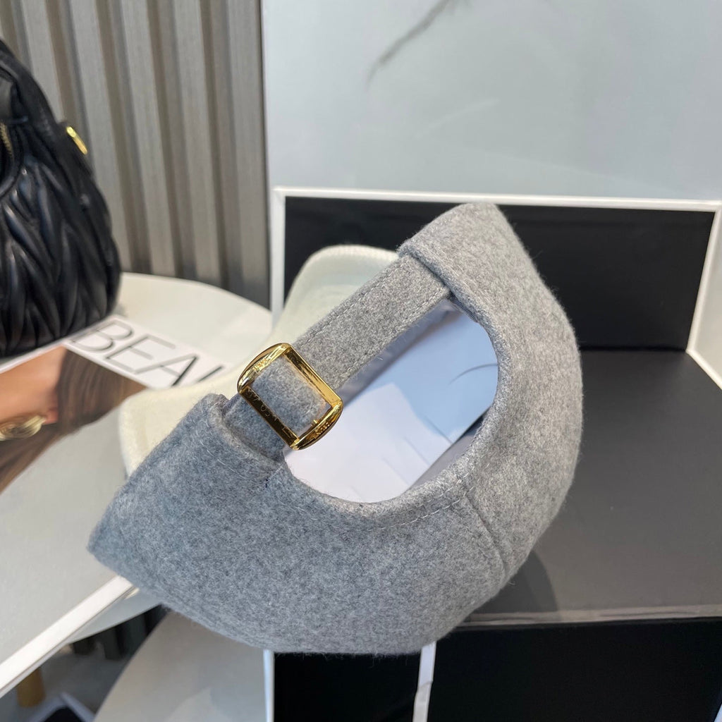 CELINE BASEBALL CAP MODEL 652410 IN WHITE AND GRAY FELTED FABRIC