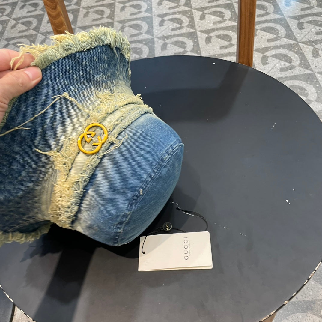 GUCCI BUCKET HAT IN CLASSIC BLUE DENIM 226590