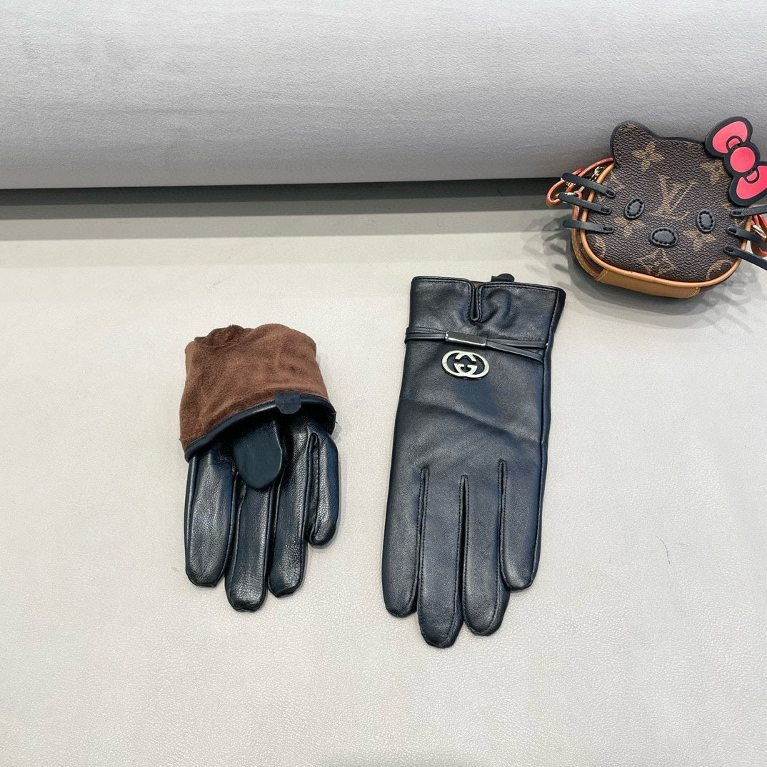 GUCCI TOUCHSCREEN GLOVES IN BLACK SHEEPSKIN 391498