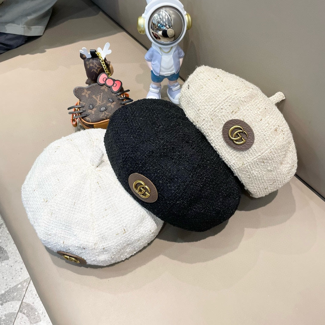 GUCCI BERRET HAT IN WHITE TWEED 394273