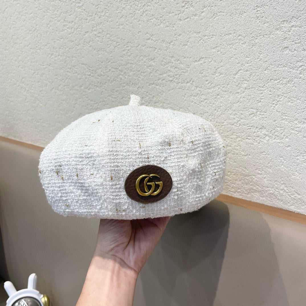 GUCCI BERRET HAT IN WHITE TWEED 394273