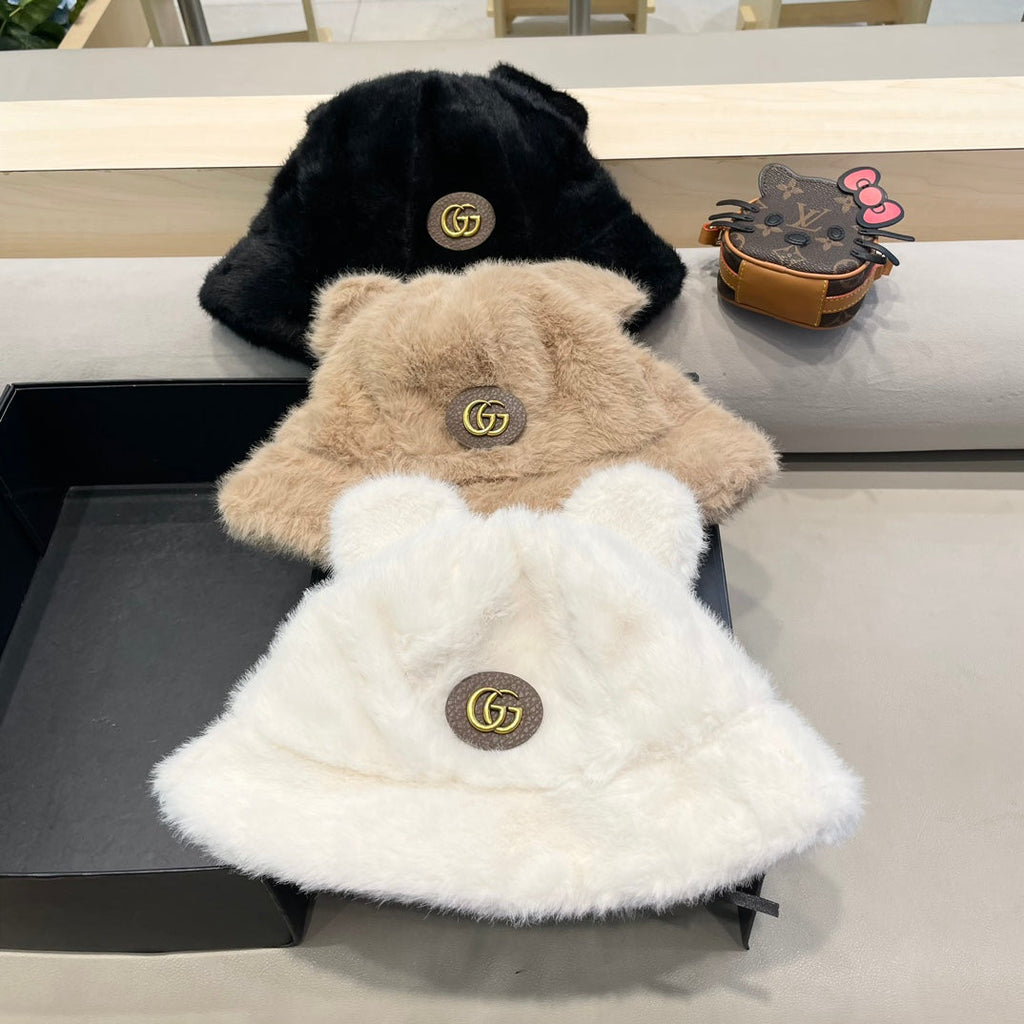 GUCCI BUCKET HAT IN BLACK FLEECE 397930