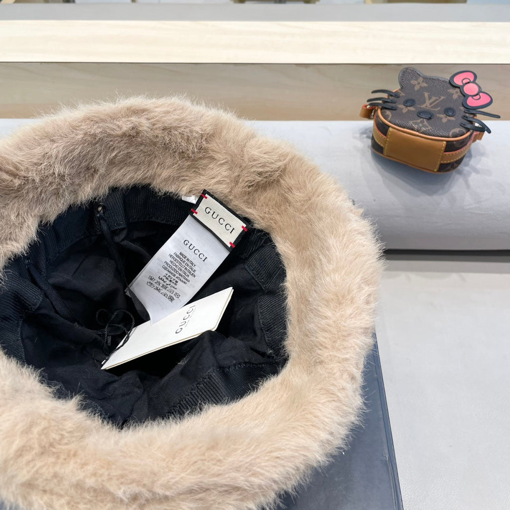 GUCCI BUCKET HAT IN CAMEL BEIGE FLEECE 397931