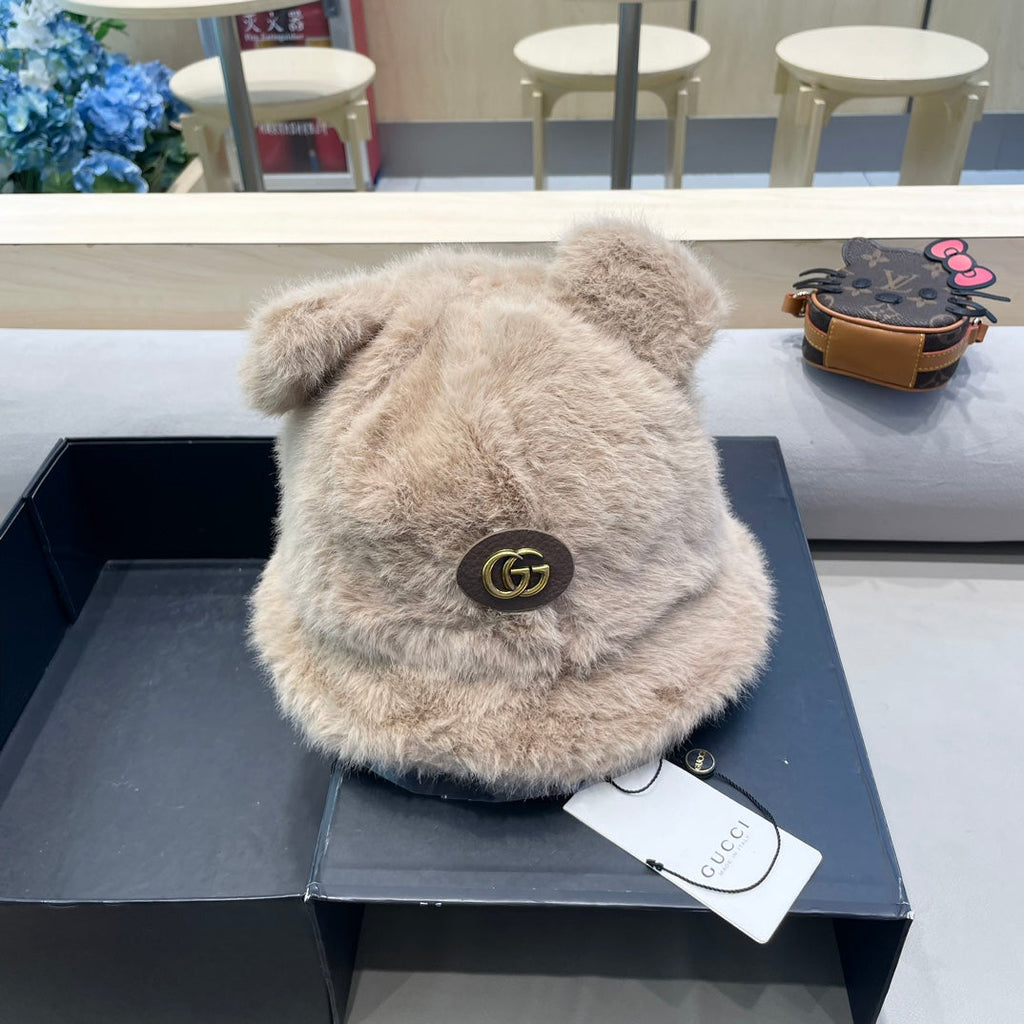 GUCCI BUCKET HAT IN CAMEL BEIGE FLEECE 397931
