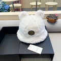GUCCI BUCKET HAT IN WHITE FLEECE 397932