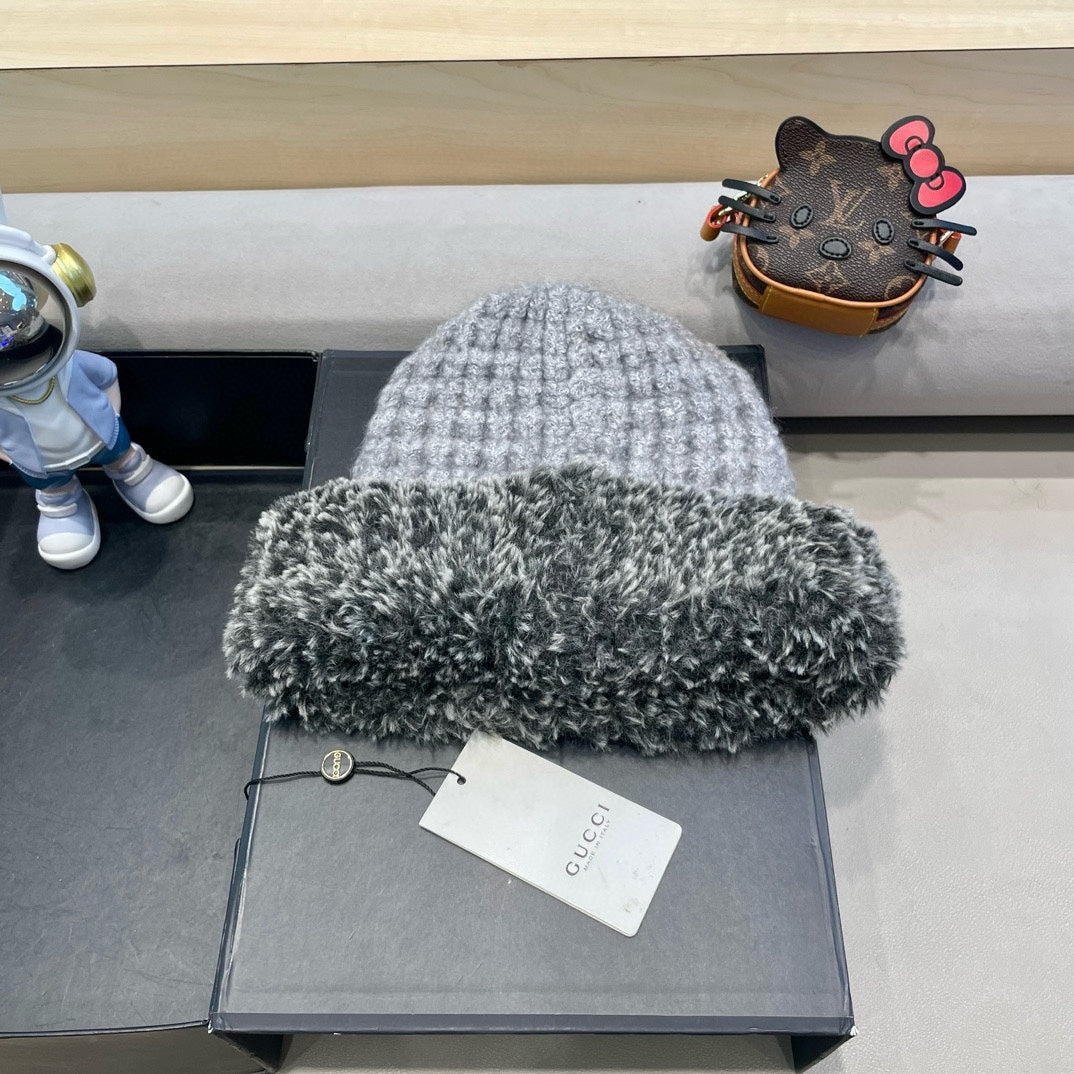 GUCCI BEANIE HAT IN COIN GRAY WOOL AND FLEECE 399545