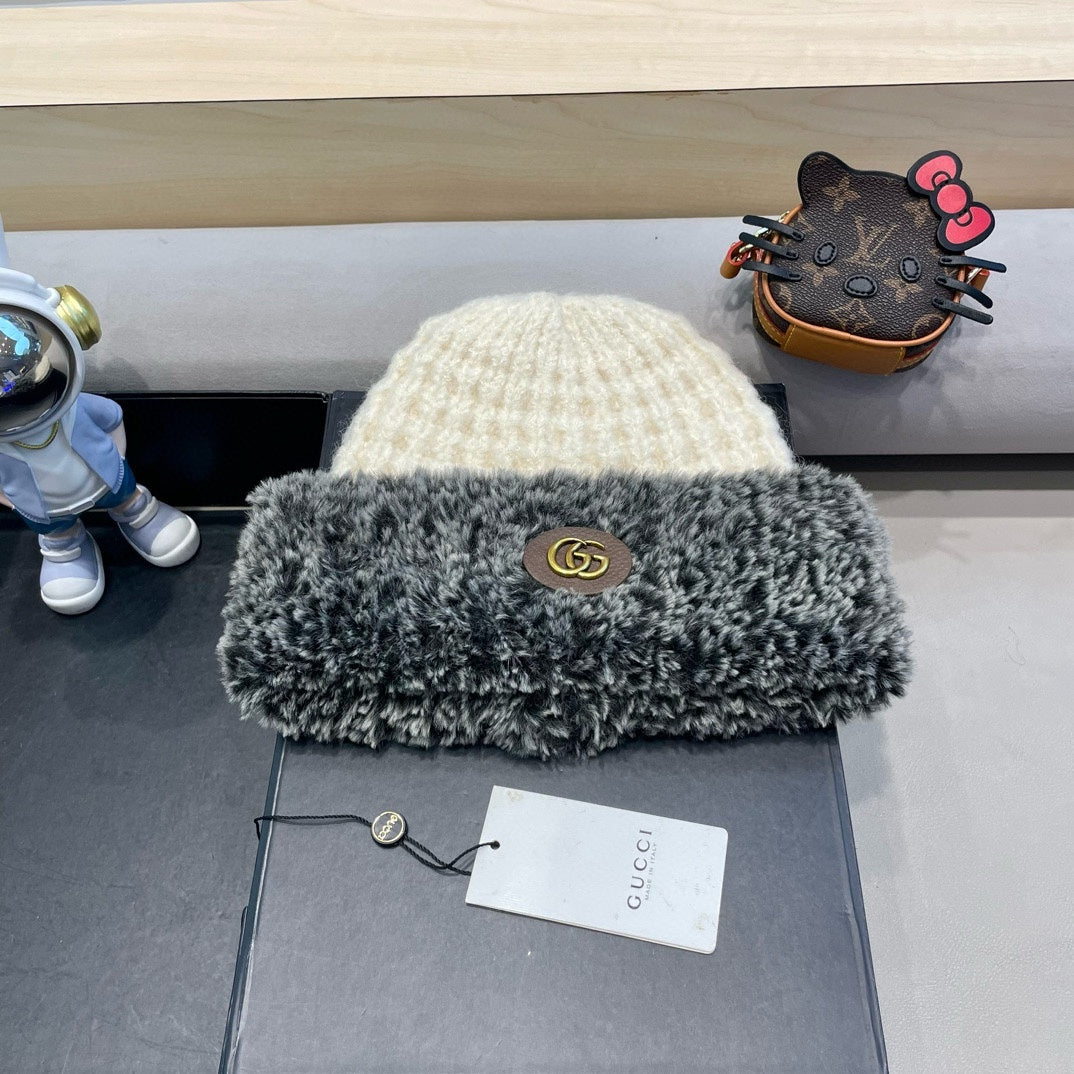 GUCCI BEANIE HAT IN WHITE WOOL AND FLEECE 399546