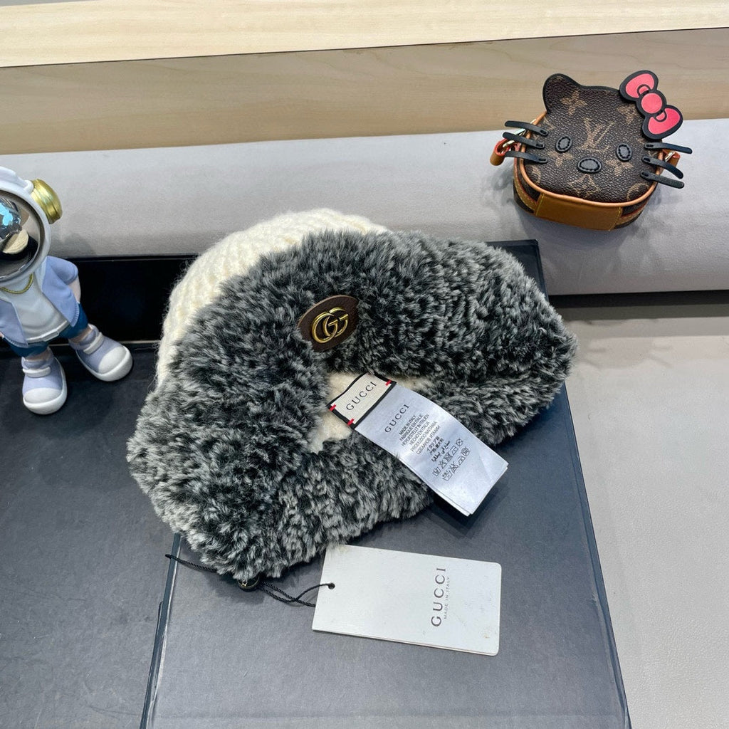 GUCCI BEANIE HAT IN WHITE WOOL AND FLEECE 399546