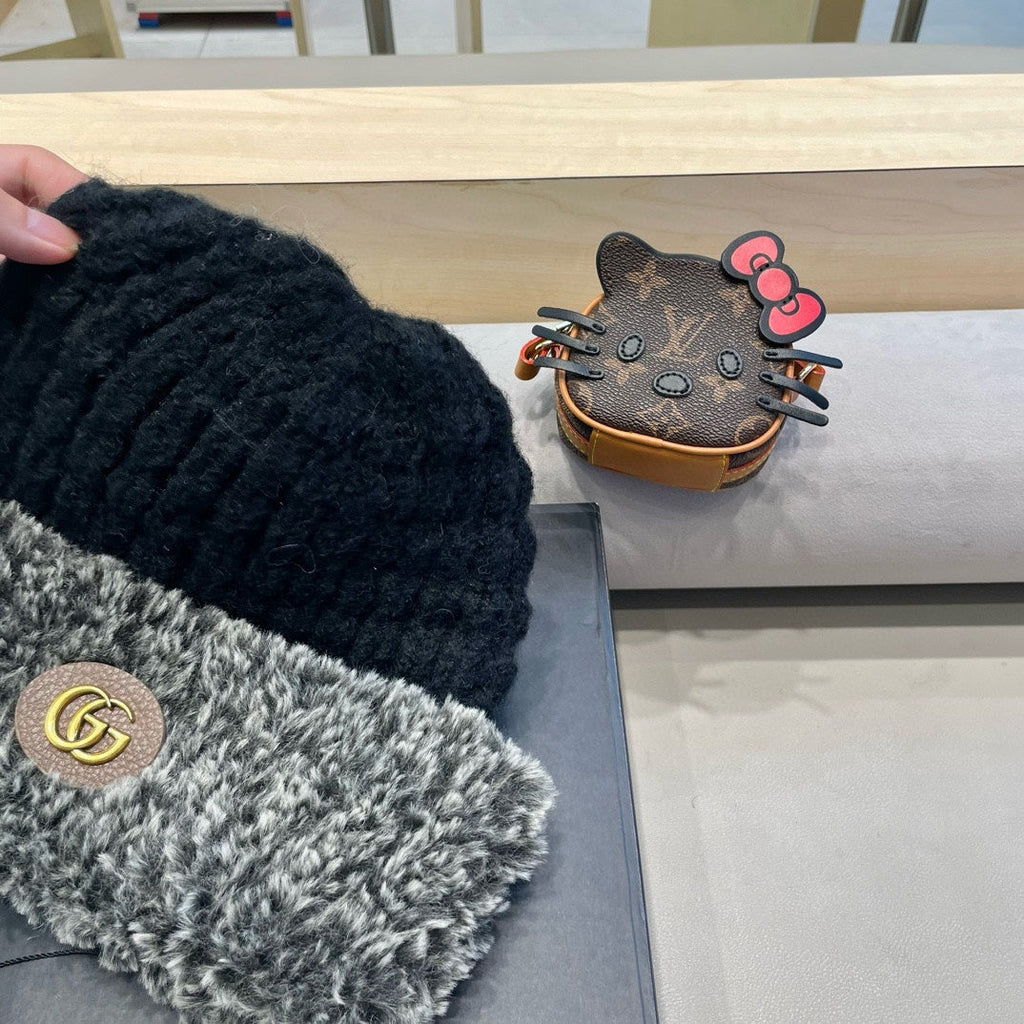 GUCCI BEANIE HAT IN BLACK WOOL AND FLEECE 399548