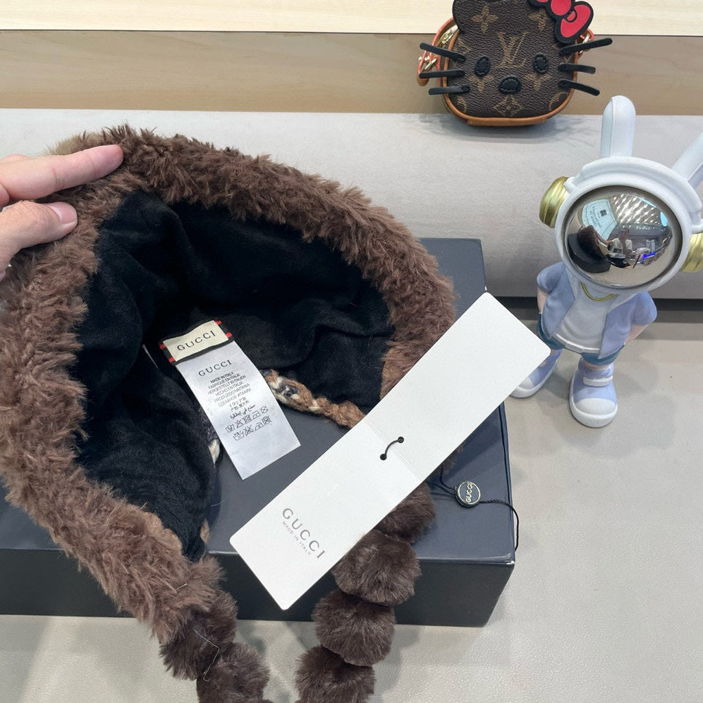 GUCCI BEANIE HAT IN COLORFUL WOOL 400960