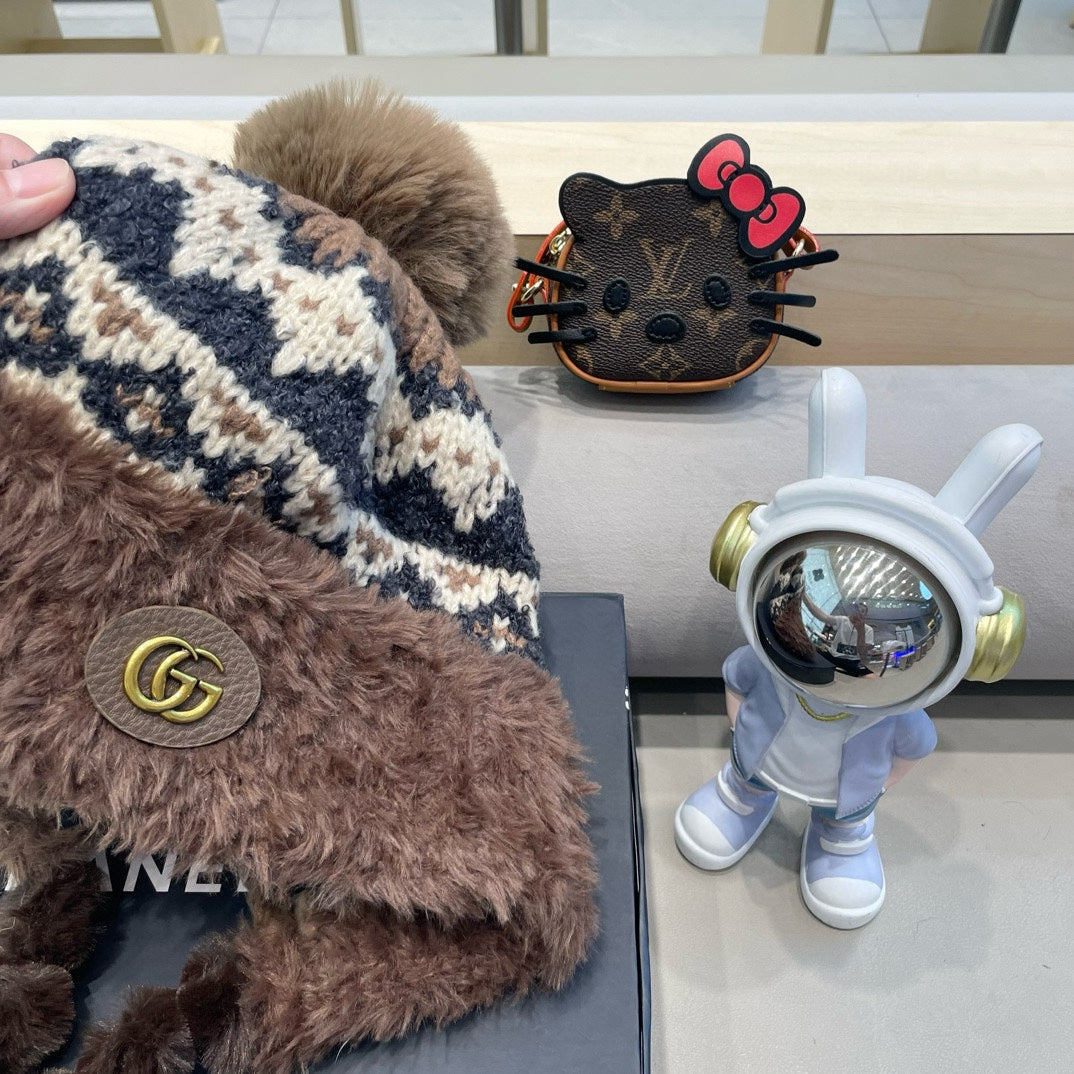 GUCCI BEANIE HAT IN COLORFUL WOOL 400960