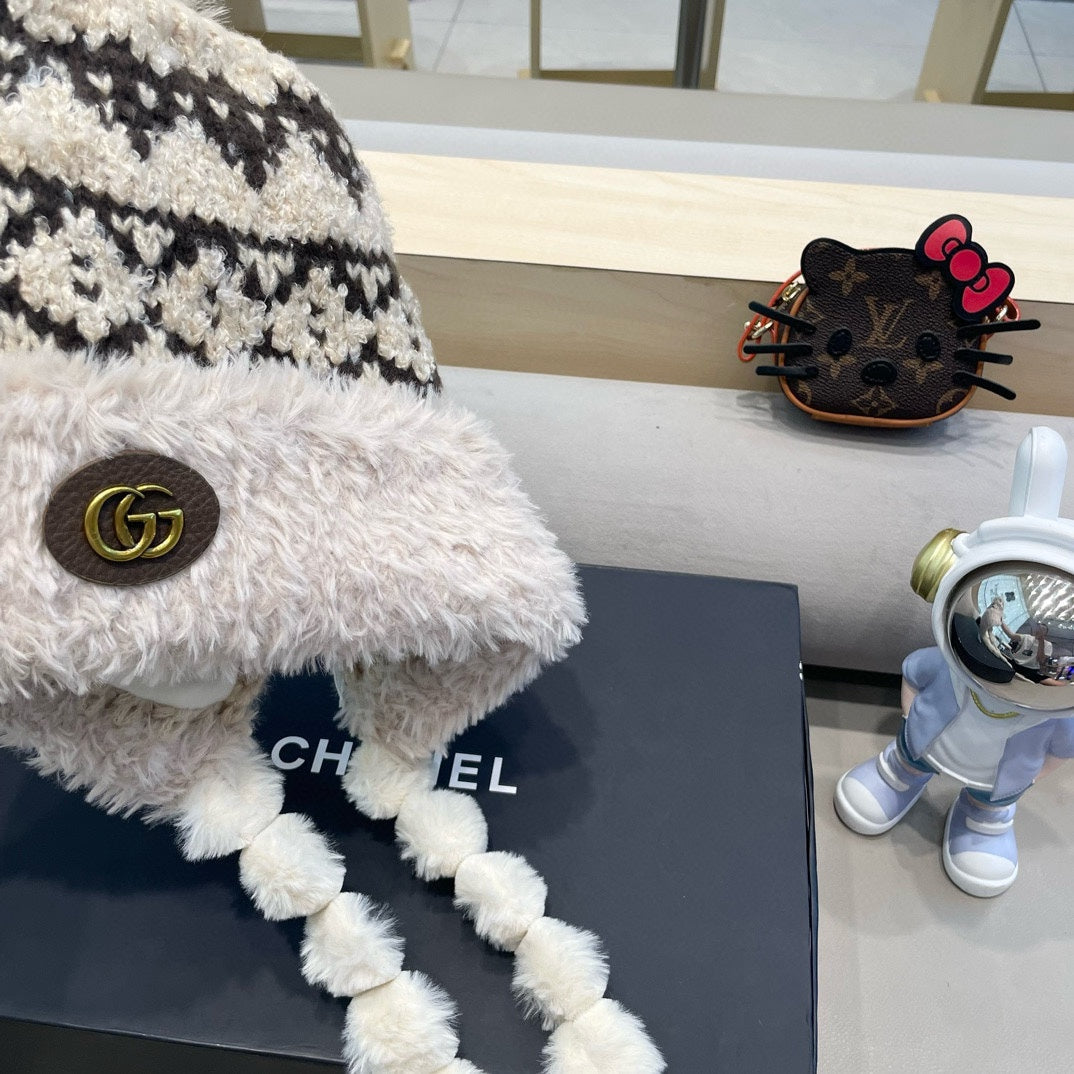 GUCCI BEANIE HAT IN COLORFUL WOOL 400961
