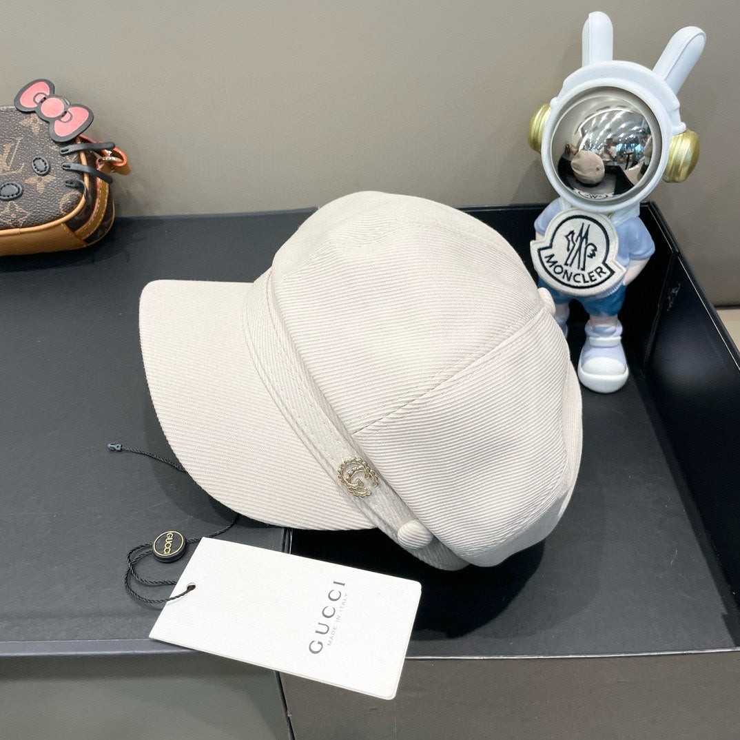 GUCCI BAKER BOY CAP IN WHITE FABRIC 400797