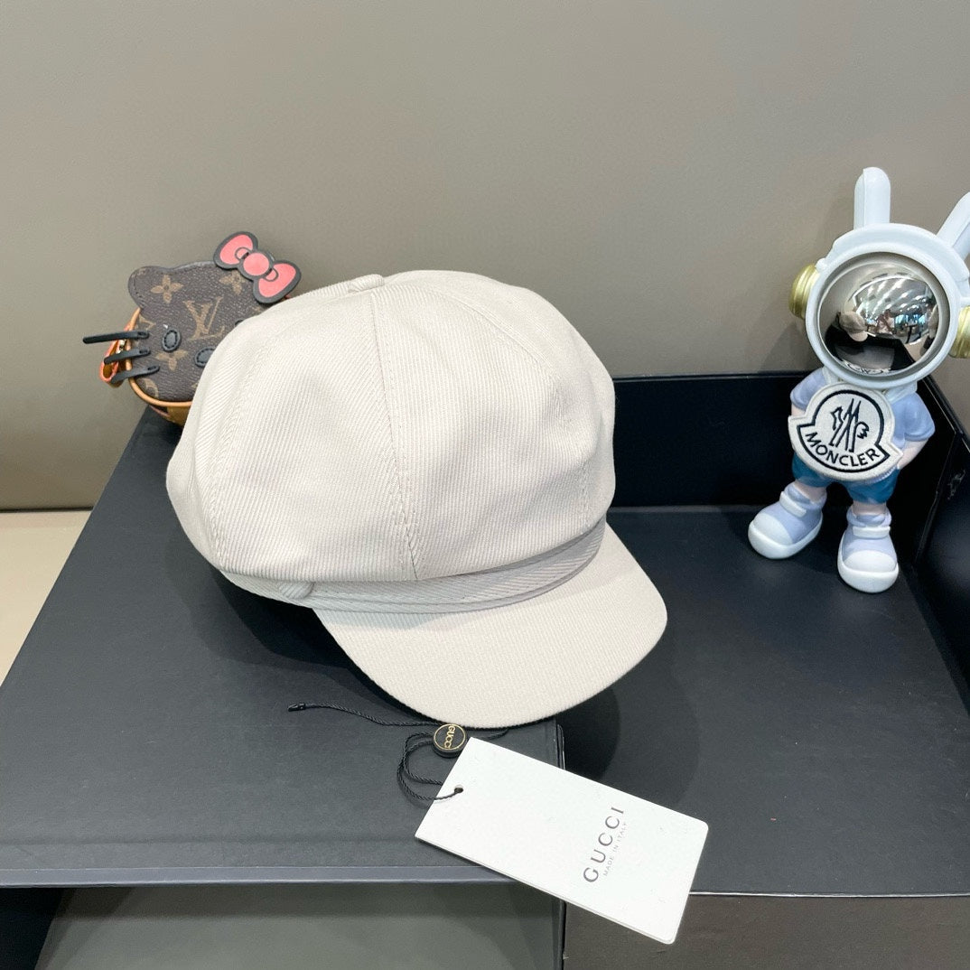 GUCCI BAKER BOY CAP IN WHITE FABRIC 400797
