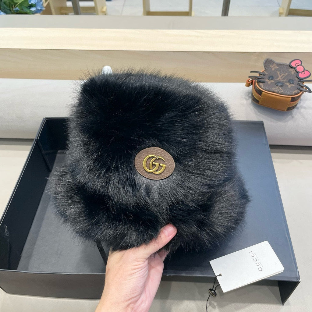 GUCCI BUCKET HAT IN BLACK FOX FUR 404752