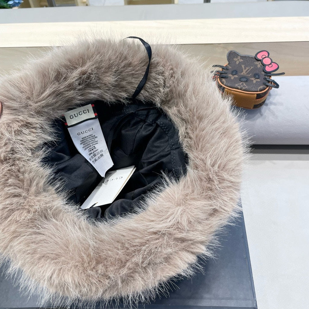 GUCCI BUCKET HAT IN KHAKI BROWN FOX FUR 404749