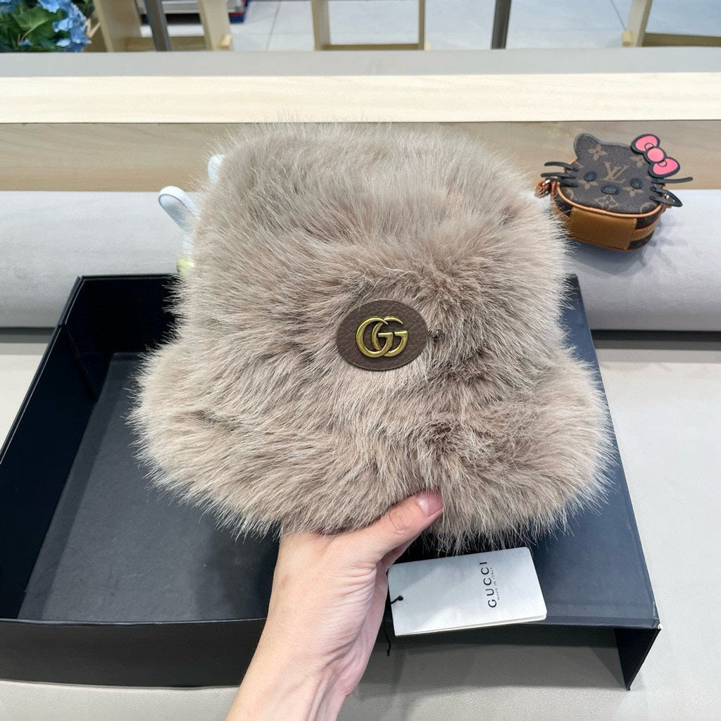 GUCCI BUCKET HAT IN KHAKI BROWN FOX FUR 404749