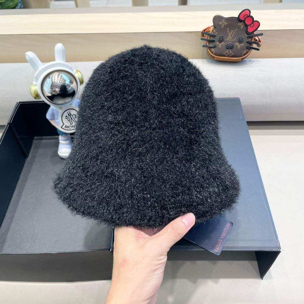 LOUIS VUITTON BUCKET HAT IN BLACK RABBIT FUR 404833