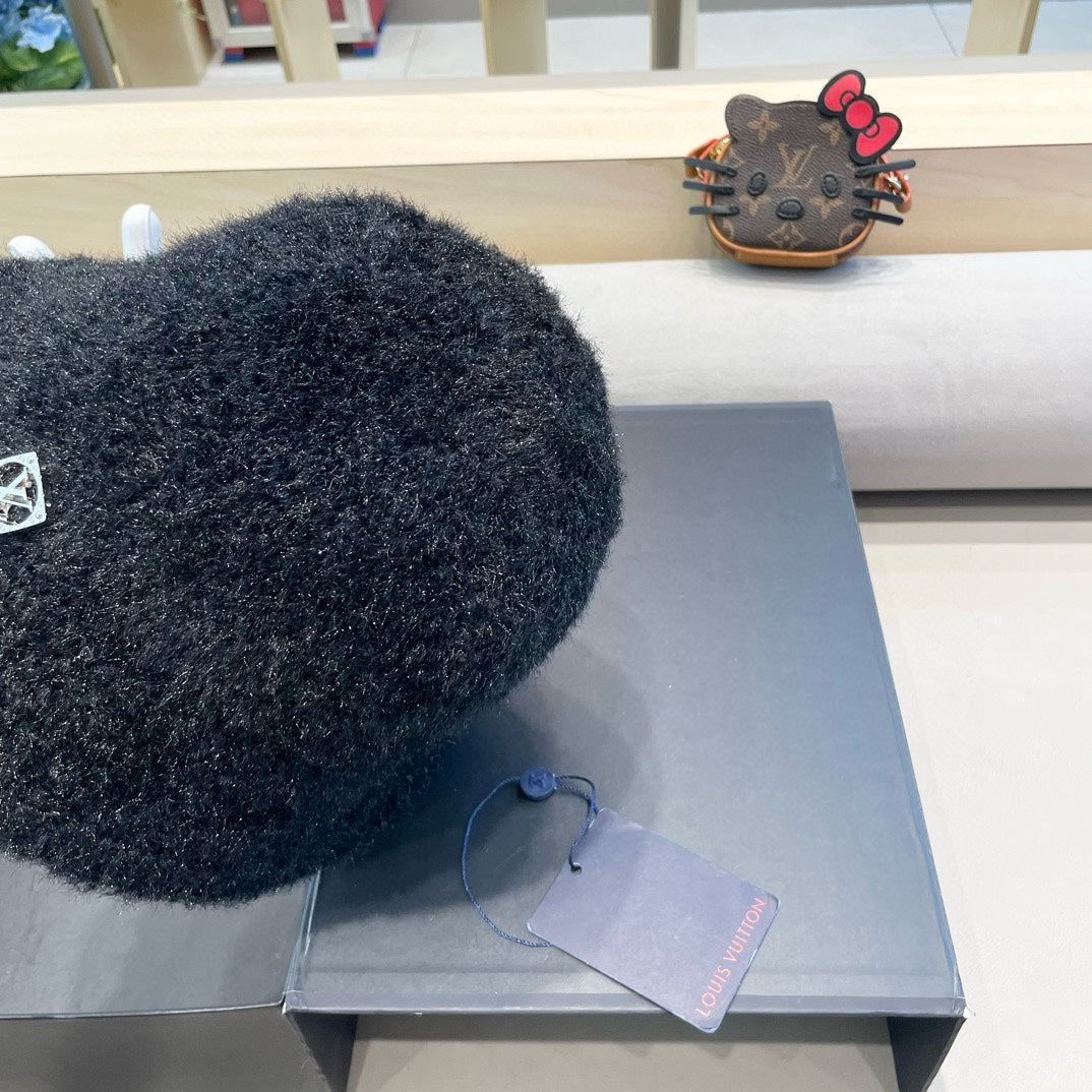 LOUIS VUITTON BUCKET HAT IN BLACK RABBIT FUR 404833