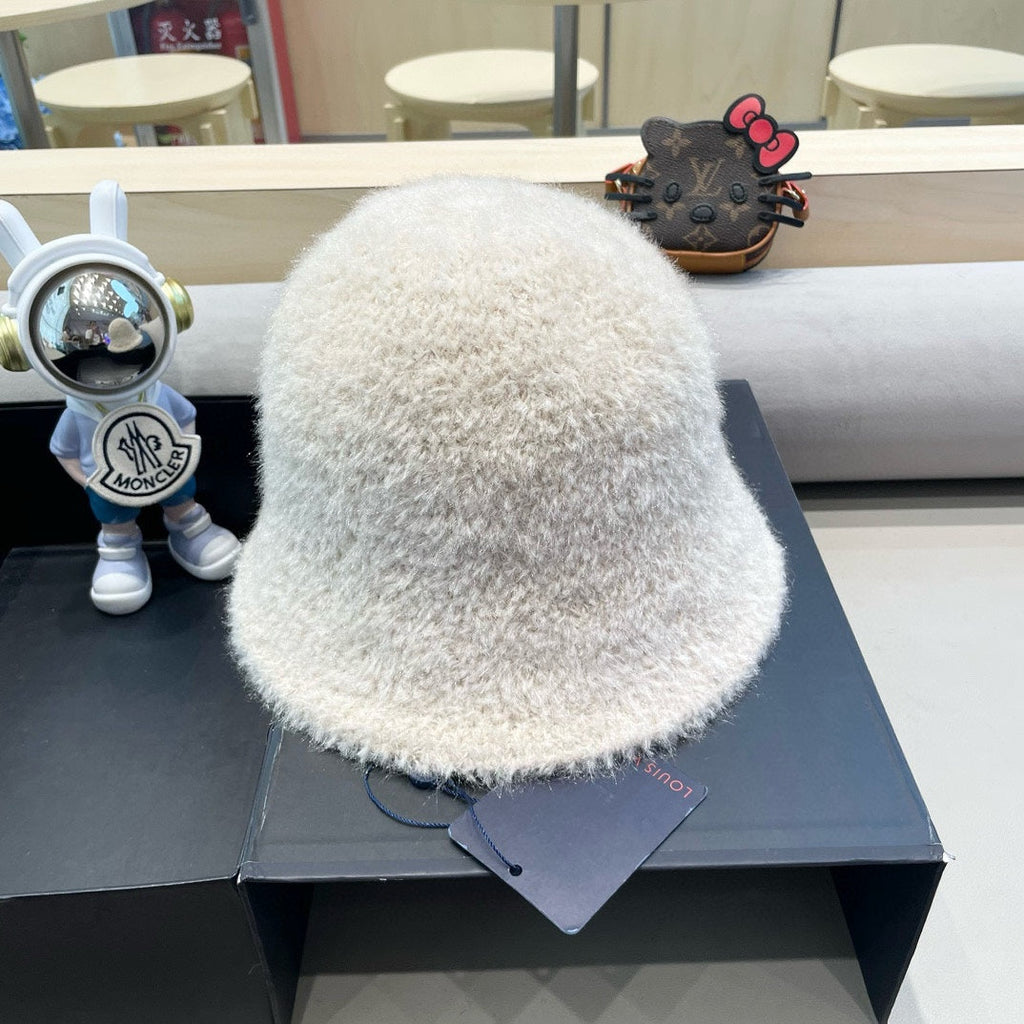 LOUIS VUITTON BUCKET HAT IN BEIGE RABBIT FUR 404832