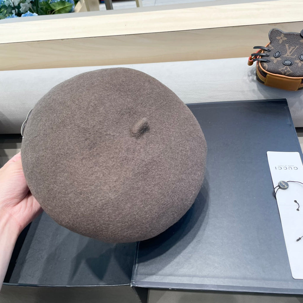 GUCCI BERET HAT IN WENGE BROWN WOOL 406888