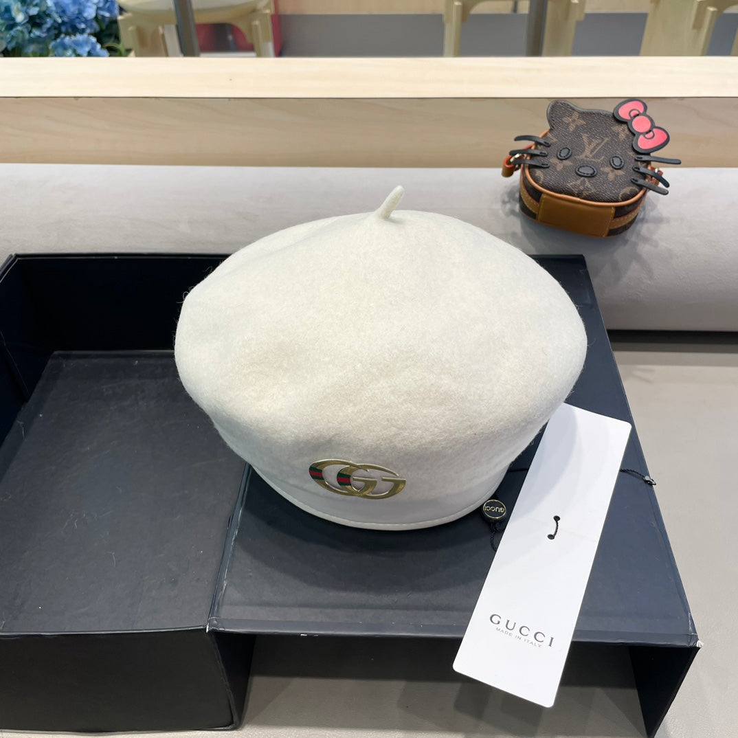 GUCCI BERET HAT IN WHITE WOOL 406971