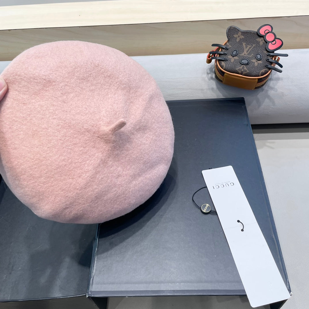 GUCCI BERET HAT IN LIGHT PINK WOOL 406887
