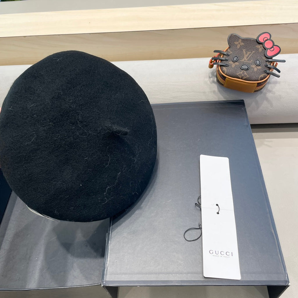 GUCCI BERET HAT IN BLACK WOOL 406886