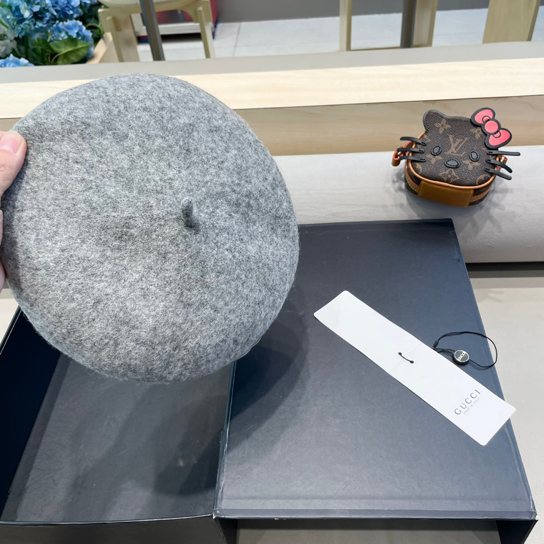 GUCCI BERET HAT IN ASH GRAY WOOL 406885