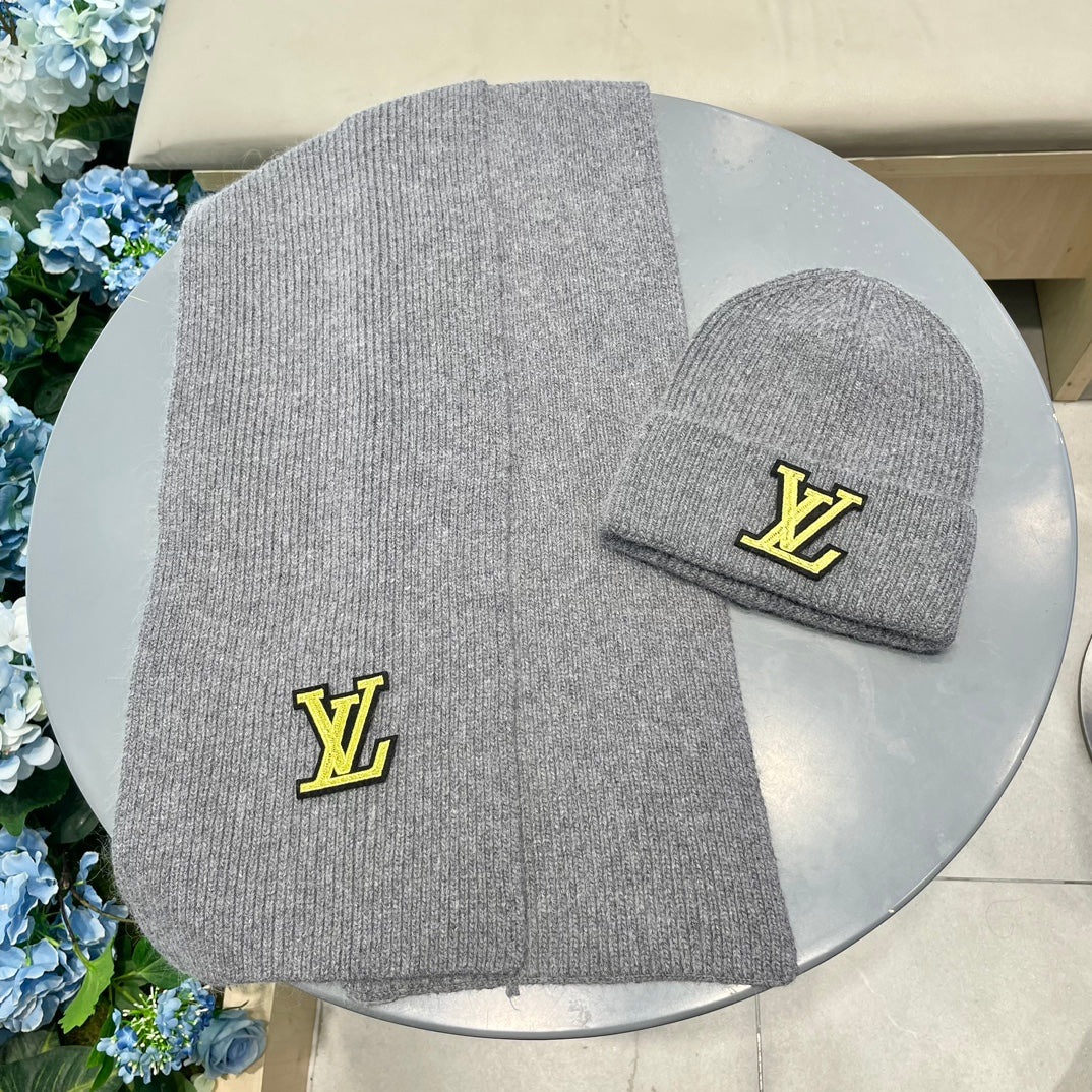 LOUIS VUITTON SET SCARF AND HAT IN LIGHT GRAY WOOL 406532