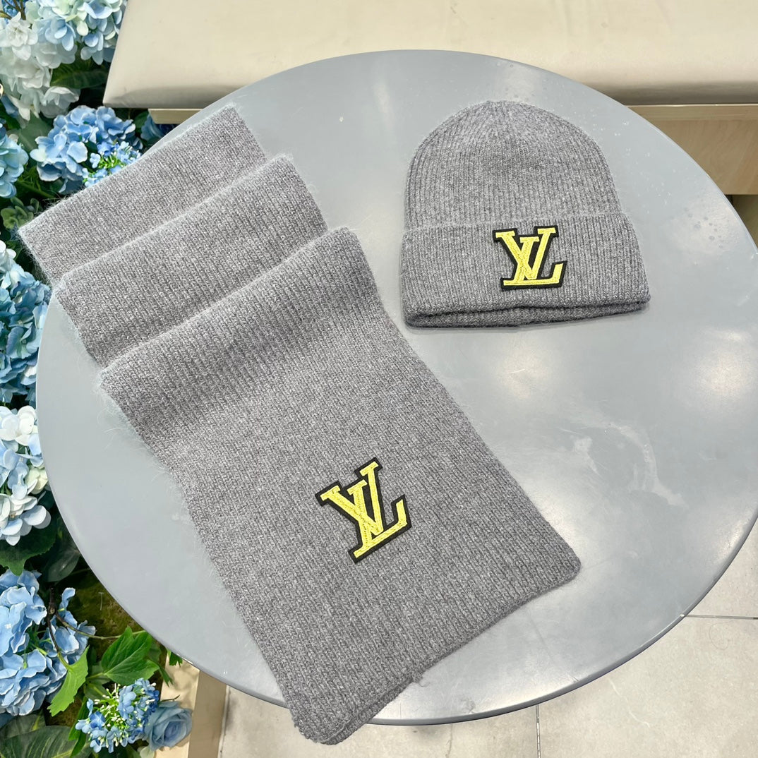 LOUIS VUITTON SET SCARF AND HAT IN LIGHT GRAY WOOL 406532