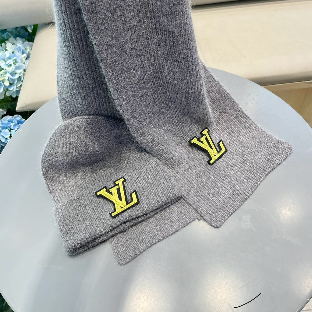 LOUIS VUITTON SET SCARF AND HAT IN LIGHT GRAY WOOL 406532