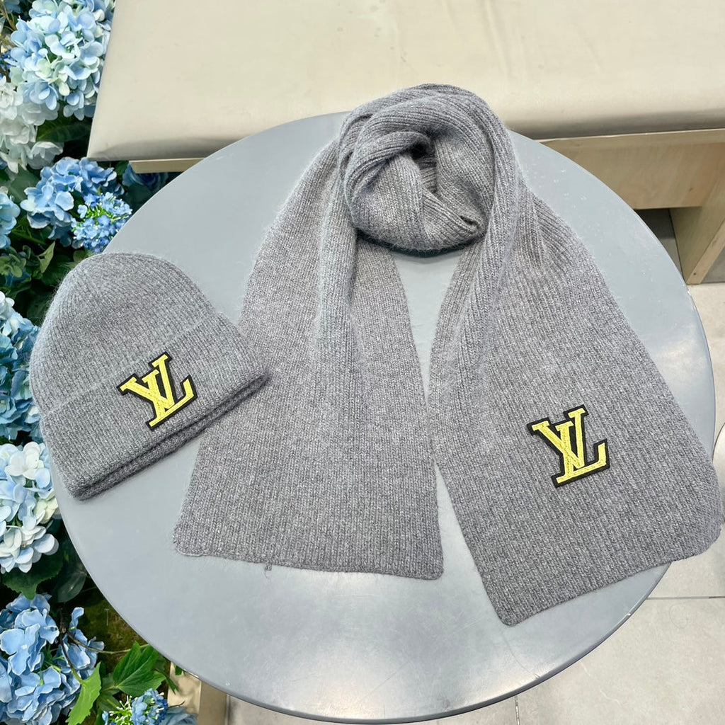 LOUIS VUITTON SET SCARF AND HAT IN LIGHT GRAY WOOL 406532