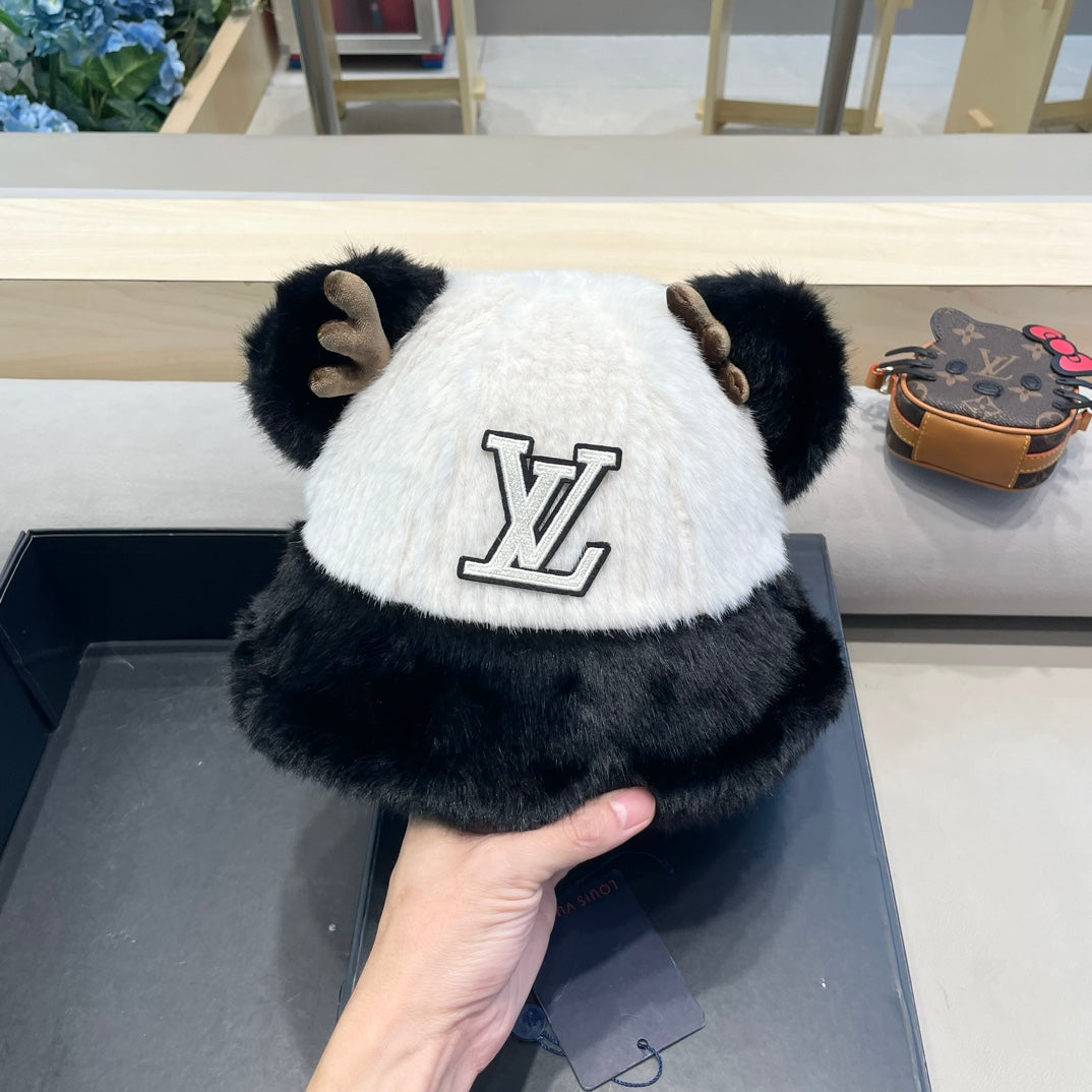 LOUIS VUITTON FISHERMAN HAT IN WHITE MIX BLACK WOOL AND RABBIT FUR 409759